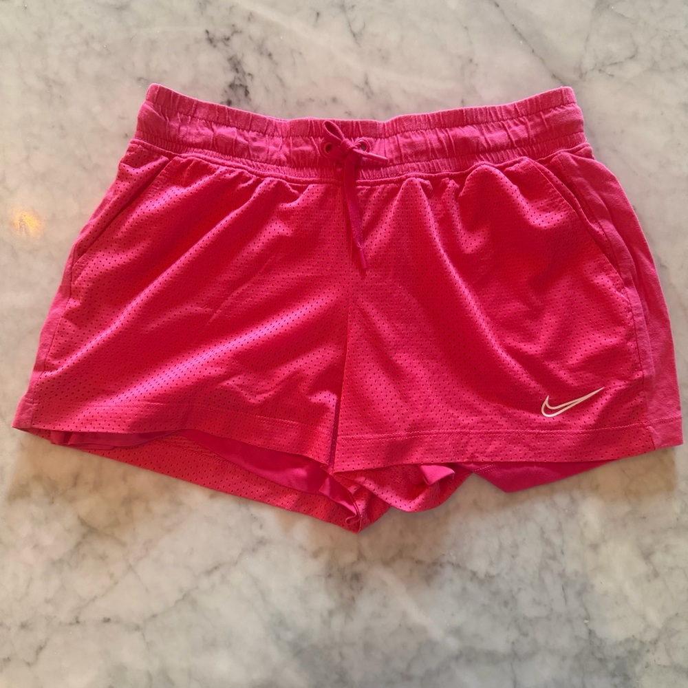 NIKE sportswear mesh shorts - pink - size small